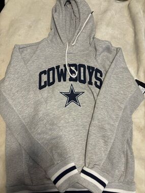NFL Gray Pullover Cowboys Hooded Sweatshirt